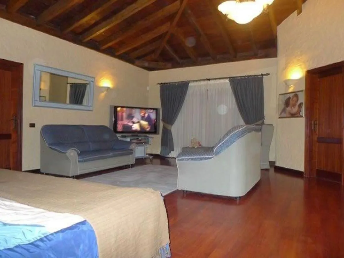 Finca Toredo Large Heated Pool,Hot Tub,Bar/Games Room,Gym,Cave, Free Wifi Atogo Spain