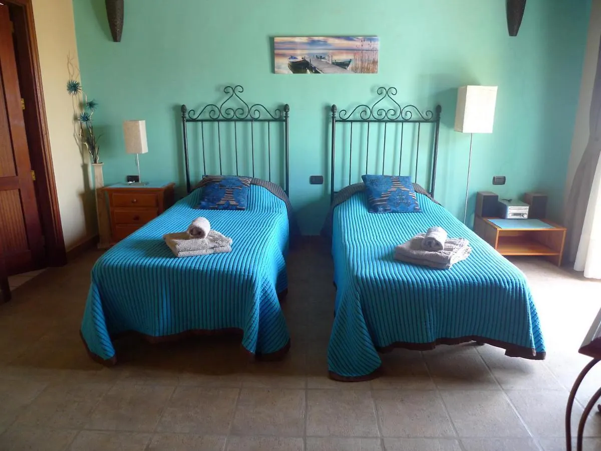 Finca Toredo Large Heated Pool,Hot Tub,Bar/Games Room,Gym,Cave, Free Wifi Atogo