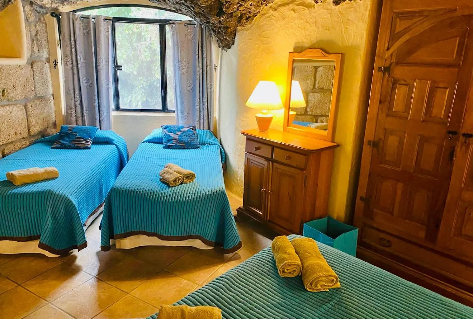 Finca Toredo Large Heated Pool,Hot Tub,Bar/Games Room,Gym,Cave, Free Wifi Atogo Villa