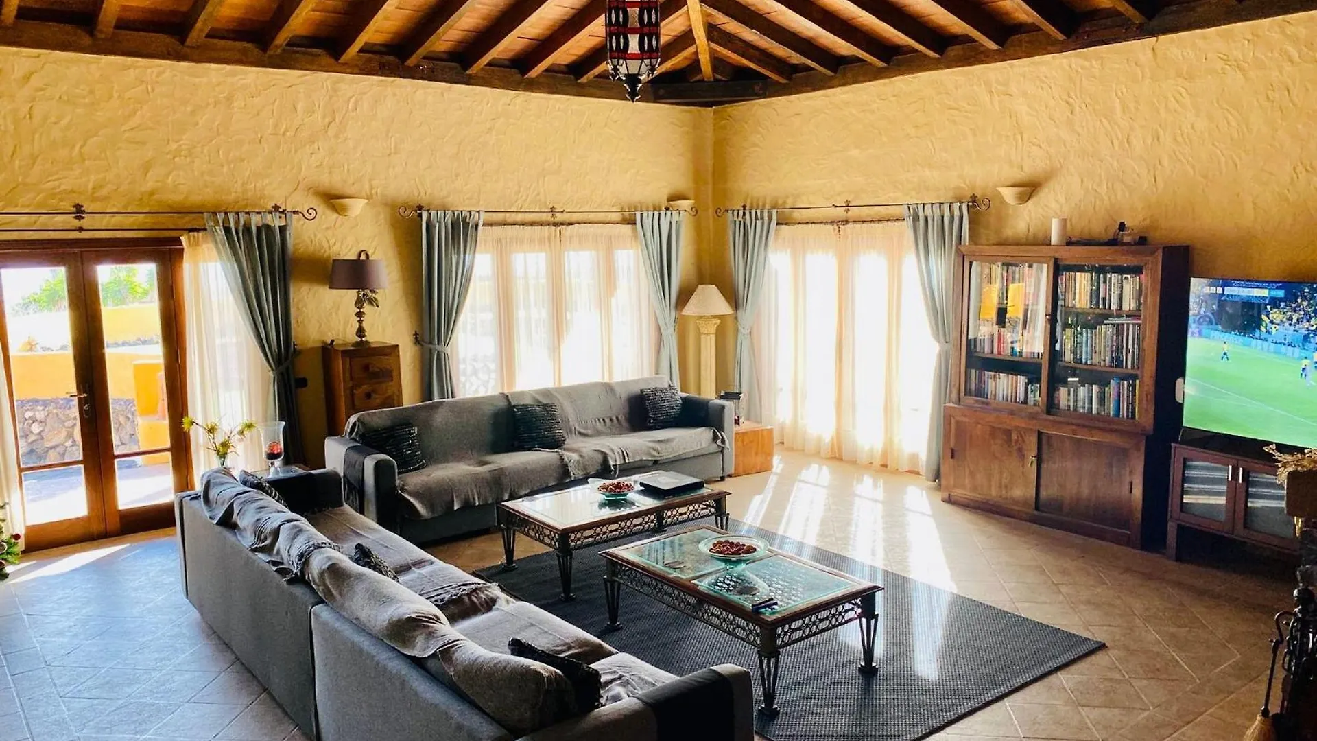 فيلة Large Heated Pool, Hot Tub, Bar, Games Room, Gym, 2 Caves, New Outdoor Kitchen