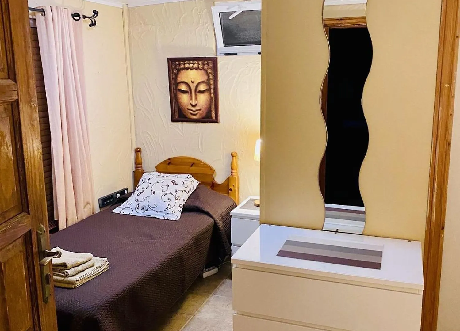 Finca Toredo Large Heated Pool,Hot Tub,Bar/Games Room,Gym,Cave, Free Wifi Atogo 0*,  Spanje