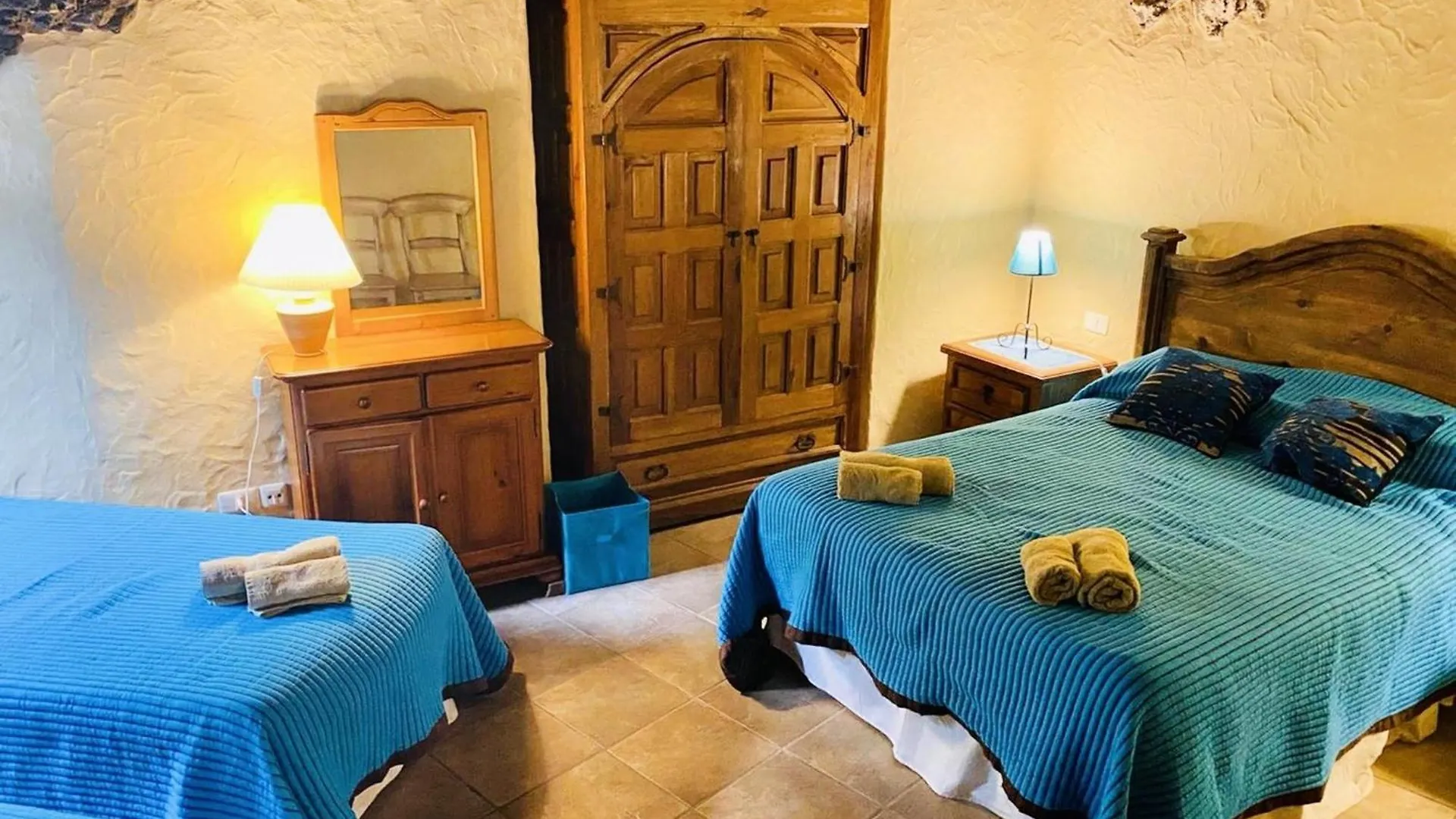 Finca Toredo Large Heated Pool,Hot Tub,Bar/Games Room,Gym,Cave, Free Wifi Atogo Villa