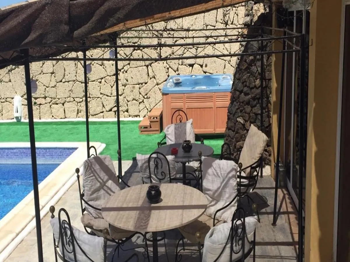 Villa Finca Toredo Large Heated Pool,Hot Tub,Bar/Games Room,Gym,Cave, Free Wifi Atogo