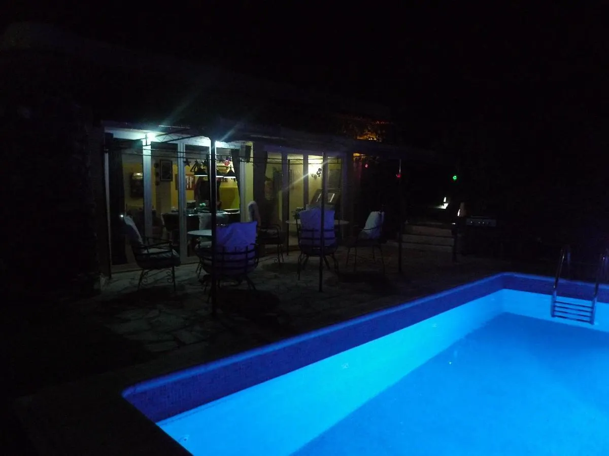 Finca Toredo Large Heated Pool,Hot Tub,Bar/Games Room,Gym,Cave, Free Wifi Atogo