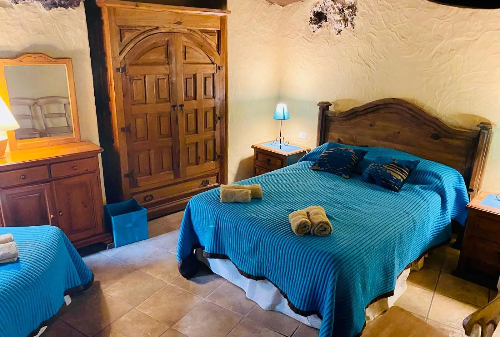 Finca Toredo Large Heated Pool,Hot Tub,Bar/Games Room,Gym,Cave, Free Wifi Atogo